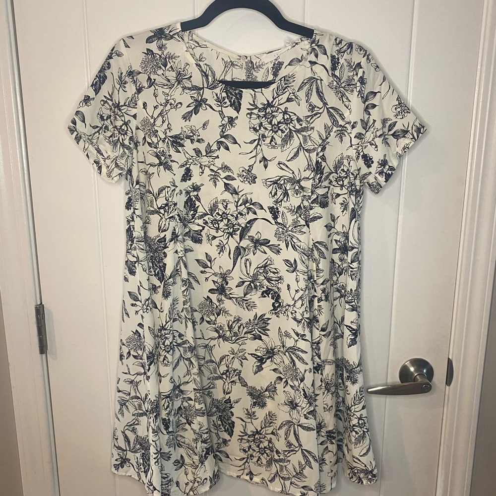 Adorable flower print dress by LUSH